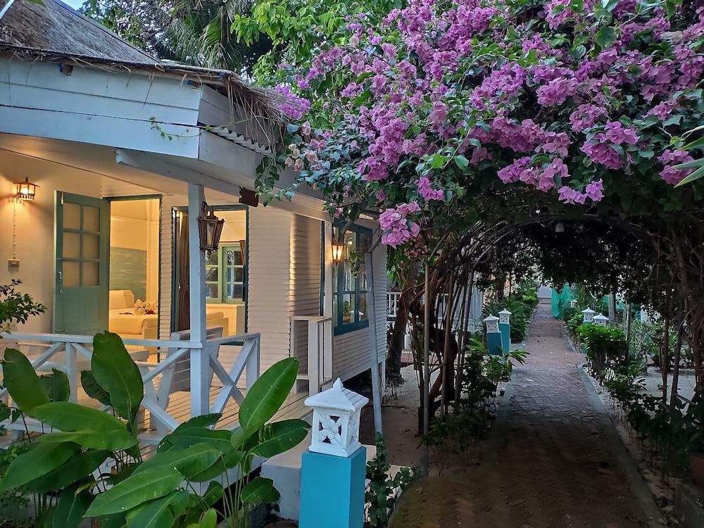 Sand Sea Beach Resort Ламаи-Бич Экстерьер фото